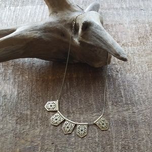 🌷Necklace, Gold Tone, Costume Jewelry